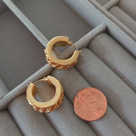 Brass Chain Link gold tone Hoop earrings - Picture 6 of 7